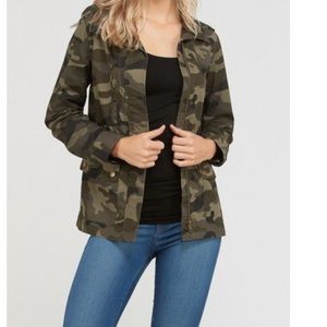🌺CAMOUFLAGE UTILITY JACKET🌺